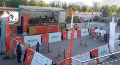 Etkinlik tırı Karaman'da depremzede çocuklarla buluştu