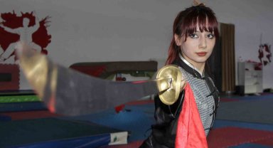 Genç yaşına rağmen kazandığı madalyalar yaşıtlarına örnek oluyor