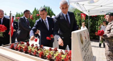 Gölbaşı Belediye Başkanı Şimşek, şehitlikleri ziyaret etti