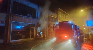 İşhanı'nda çıkan yangın çevre iş yerlerine de sıçradı