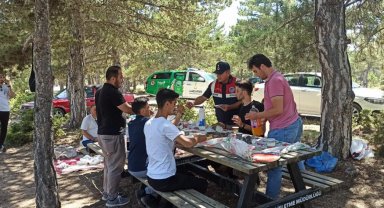 Jandarma vatandaşları orman yangınlarına karşı bilgilendirdi