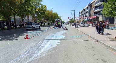 Kamyonun çarptığı motosiklet sürücüsü genç hayatını kaybetti
