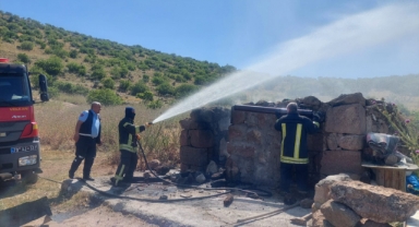 Karaman'da çıkan yangında bağ evi kullanılamaz hale geldi