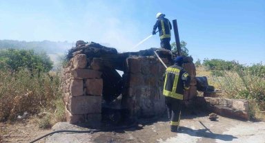 Karaman'da çıkan yangında bağ evi kullanılamaz hale geldi