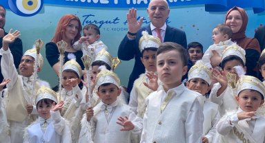 Keçiören Belediye Başkanı Altınok, sünnet çocuklarını ziyaret etti