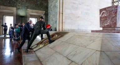 Kılıçdaroğlu Lozan Antlaşması'nın 100'üncü yılında Anıtkabir'i ziyaret etti