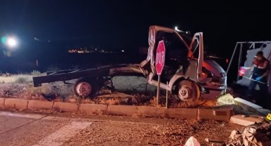 Kırşehir'de feci kaza: 2 ölü, 3 yaralı