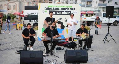 Mamak'ta parklardan müzik sesi yükseliyor