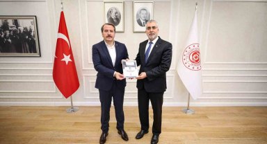 Memur-Sen 7'inci Dönem Toplu Sözleşme tekliflerini Bakan Işıkhan'a teslim etti