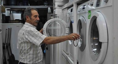 Mezun öğrenciler spotçuların depoları dolu olunca sosyal medyaya yöneldi