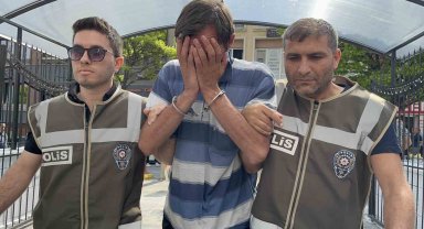 Minibüsün arkasına at bağlayan sürücü adliyeye sevk edildi