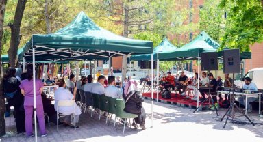 NEÜ'de kanser tedavisi gören hastalara moral etkinliği