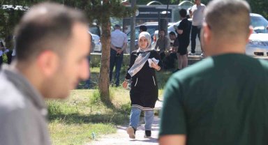 "Binanın önünde bekliyordum" dese de içeri alınmadı