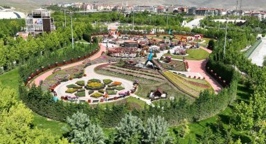 "Selçuklu Çiçek Bahçesi" yoğun ilgi görmeye devam ediyor