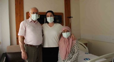 Siroz hastası anne hayata kızının karaciğeri ile tutundu