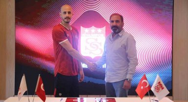 Sivasspor, kaleci Erhan Erentürk'ü kadrosuna kattı