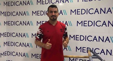 Sivasspor'un yeni transferi Emrah Başsan sağlık kontrolünden geçti