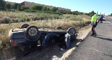 Takla atan otomobil hurdaya döndü: 5 yaralı