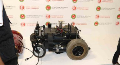 Tekerlekli sandalyenin aküsüne gizlenmiş 8 kilogram uyuşturucu yakalandı