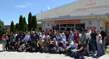 Türkçe öğrenen uluslararası öğrenciler, Mahmudiye Atçılık Meslek Yüksekokulu'nu ziyaret etti