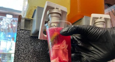 Tuz ve sıvı kaybını önlemek isteyenler turşu suyuna talep gösterdi