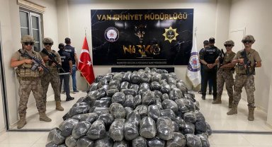 Van'da 2 ton esrar ele geçirildi