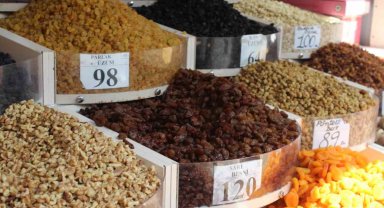 Vatandaşların aşure malzemesi alışverişi başladı