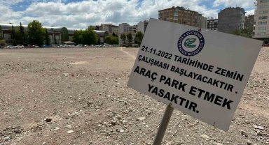 Yıkılan pazar yerinin boş kalması çevre esnafın işlerini düşürdü