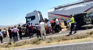 Aksaray'da tır traktöre çarptı: 1 ölü, 1 ağır yaralı