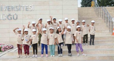 Anadolu Üniversitesi mevsimlik çocuk tarım işçilerini ağırladı