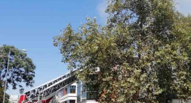 Ankara'da oto lastikçide çatı yangını