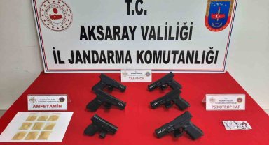 Arabadan uyuşturucu, motor kısmından silah çıktı