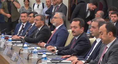 Bakan Işıkhan: "Mutabakata vararak 'Toplu Sözleşmemizi uzlaşma ile sonuçlandırmayı hedefliyoruz"