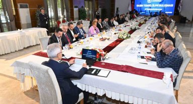 Bakan Uraloğlu: " Hızlıca ihalesini yapıp havaalanını yeniden yapacağız"
