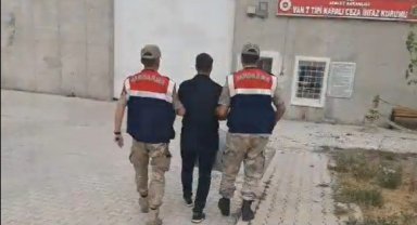 Bakan Yerlikaya: "Van'da firari 59 göçmen kaçakçılığı organizatörü yakalandı"