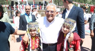 Başkan Büyükkılıç verdiği sözü tuttu, öğrenciler Zafer Bayramı'nda bisikletlerine kavuştu