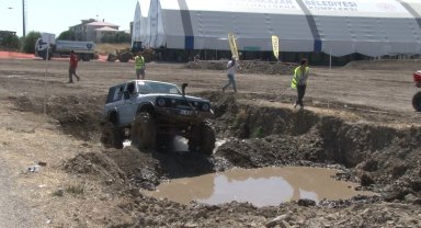 Başkentte düzenlenen off-road yarışması nefes kesti