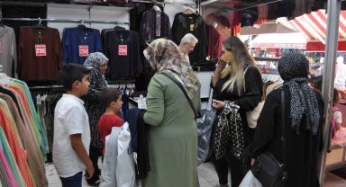 Çarşı esnafı bölgedeki hırsızlık olaylarından şikayetçi