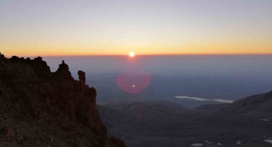 Dağcılar Erciyes'in Zirvesinde Buluşacak
