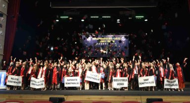 ERÜ Eğitim Fakültesi 2022-2023 Mezunlarını Verdi