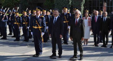 Eskişehir'de Zafer Bayramı törenle kutlandı