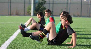 Eskişehirspor Fabrika Futbol Okulu'nda antrenmanlar devam ediyor