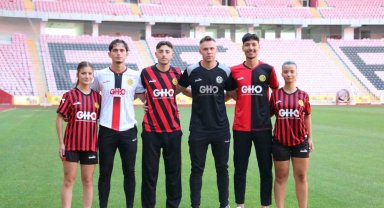 Eskişehirspor'un yeni sezon formalarına ilk 24 saatte yoğun talep
