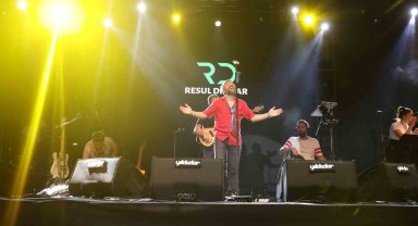 Gölbaşı'nda Türkiye Yüzyılı konserleri Resul Dindar ile devam etti
