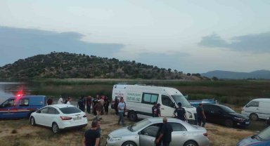 Gölde batan teknedeki 2 kişi kurtuldu, 1 kişinin cansız bedenine ulaşıldı