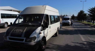 İşçi servisleri çarpıştı: 10 yaralı