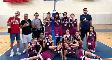 Karaman ANALİG kız basketbol takımı yarı finalde