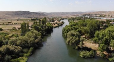Kızılırmak'a serinlemek için giren genç hayatını kaybetti