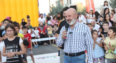 Kocasinan'ın sokak oyunları şenliğinde Başkan Amca'ya sevgi seli