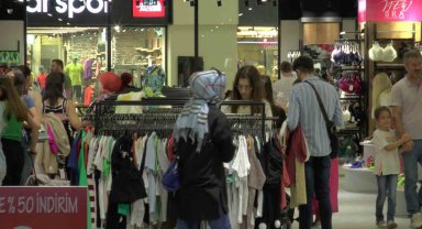 KUMSmall'un konsept mağazasına vatandaşlar akın etti